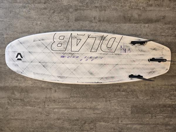 2025 Duotone Whip D/LAB 5'1" mit 22,3l Testboard