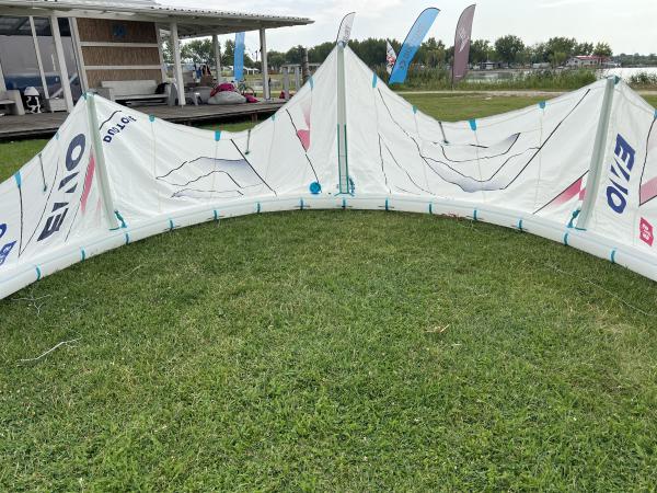 2025 Duotone Evo SLS Concept Blue 8m in großartigem Zustand mit mini Reparatur